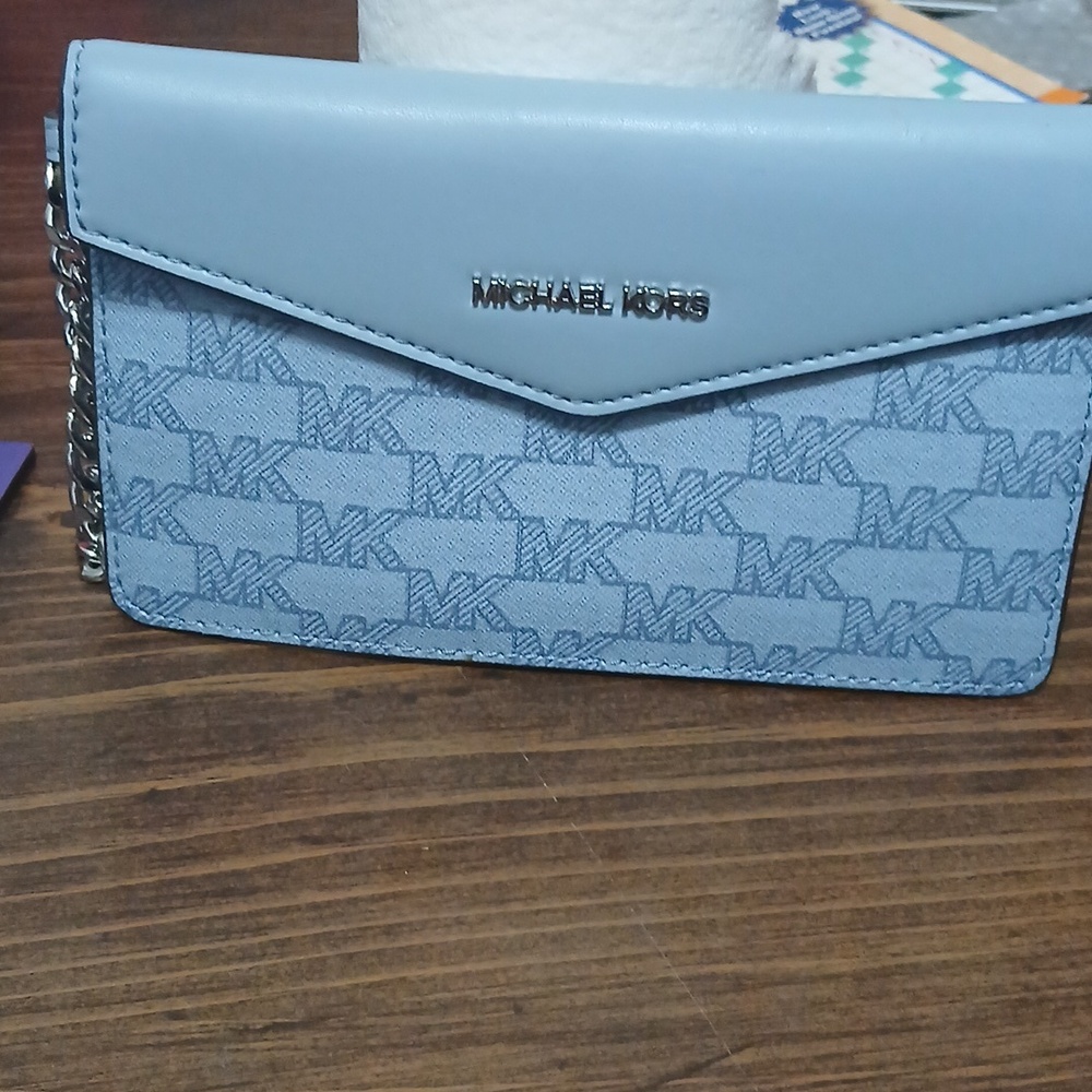 Sold Michael Kors Logo Chain Link Magnetic Card Case Wallet Pale Blue SilverNWOT